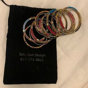 Set of 17 bangle bracelets
